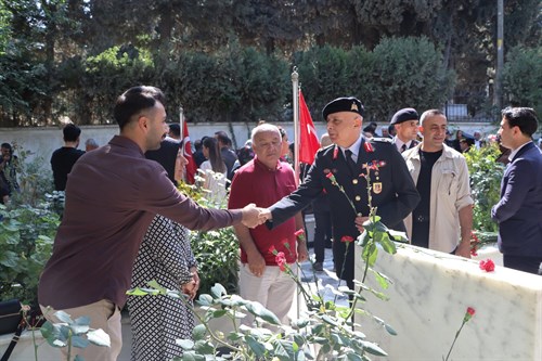 Aziz hatıralarınız kalbimizde sonsuza dek yaşayacak.