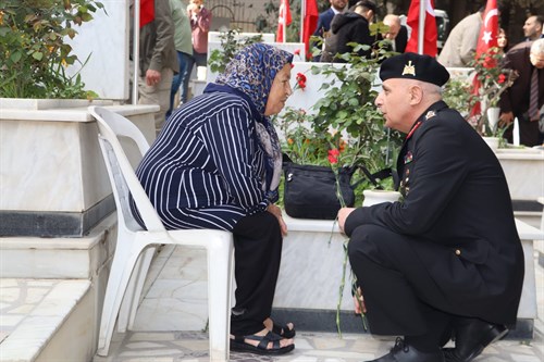 Valimiz Sayın Mustafa MASATLI ve İl protokolü ile Antakya Şehitliği ve Narlıca Deprem Şehitliği ziyaret edilmiştir.